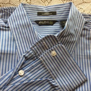 Eddie Bauer ⭐️ striped ⭐️ blue & white button up ⭐️ cotton mix ⭐️ stretch